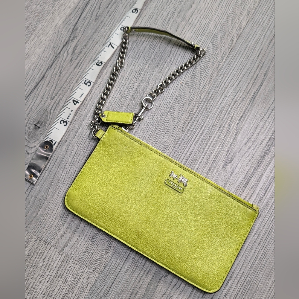 Coach Chartreuse Green Leather Chain Wristlet Clutch Y2K Brat Indie Sleaze Lime - Picture 11 of 11